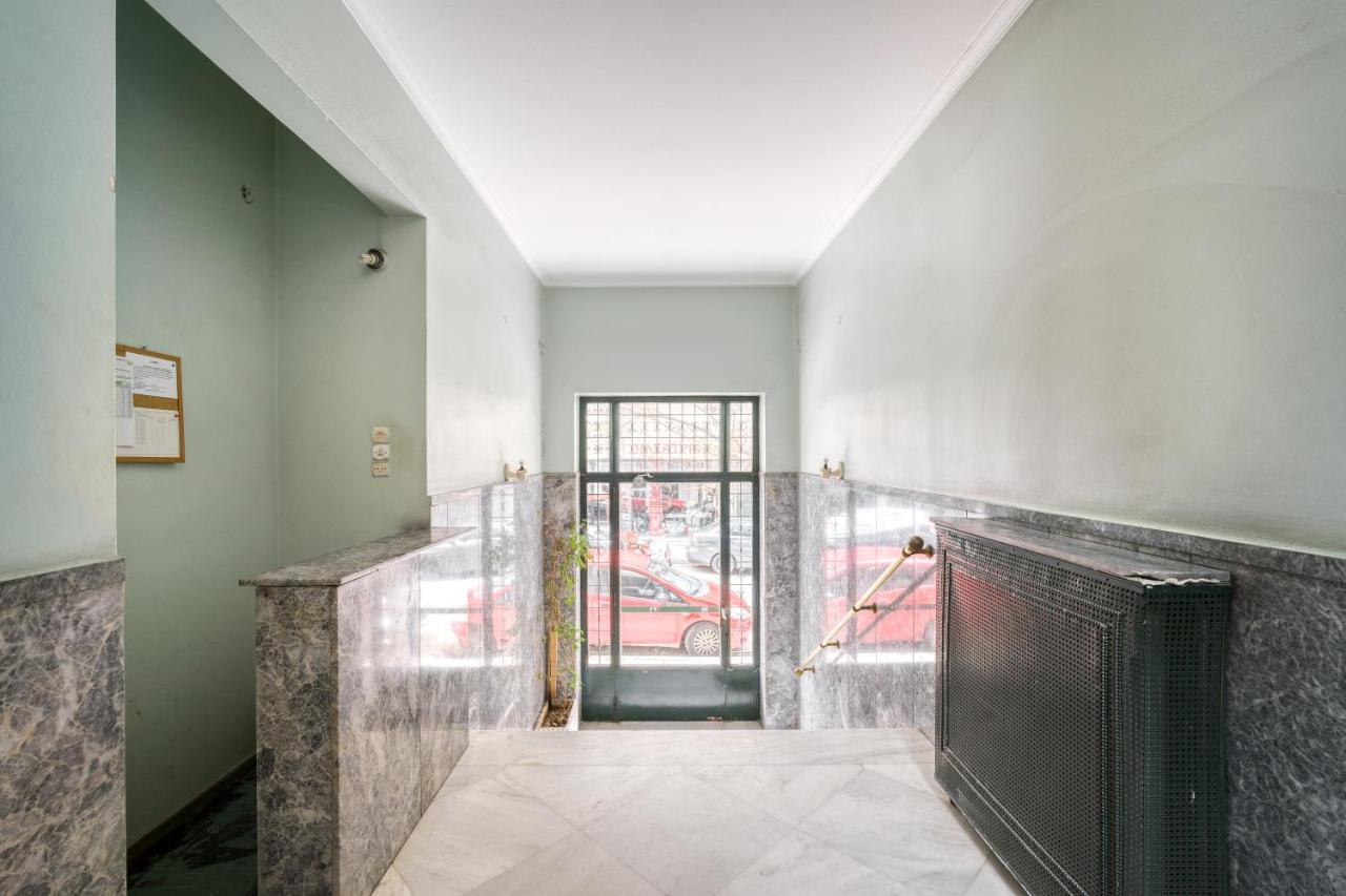 Stylish, Sunny New 2 Bedroom, Prime Central Athènes Extérieur photo
