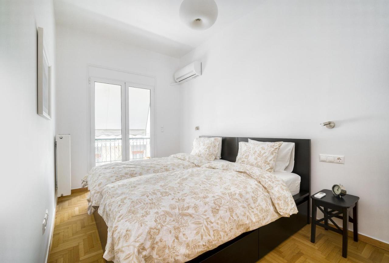 Stylish, Sunny New 2 Bedroom, Prime Central Athènes Extérieur photo