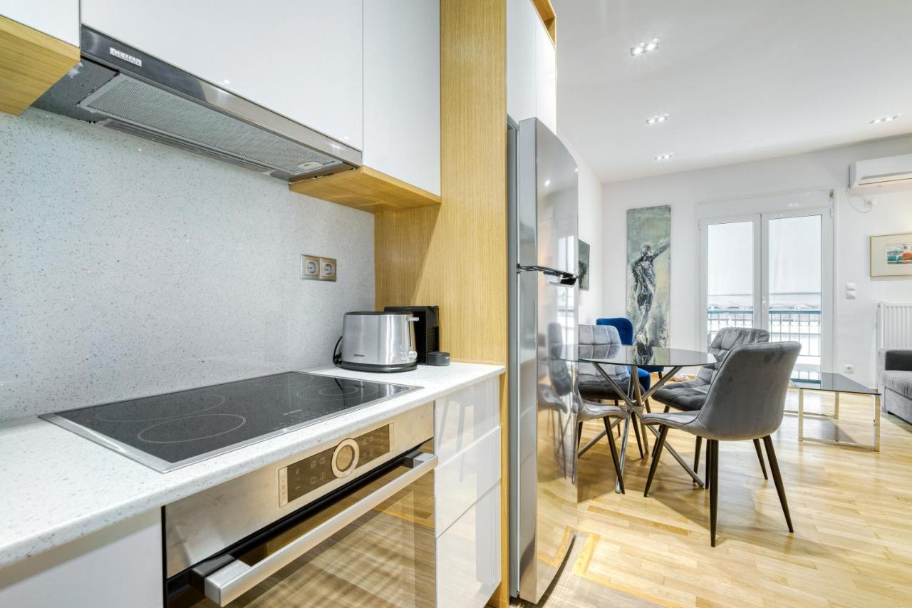 Stylish, Sunny New 2 Bedroom, Prime Central Athènes Extérieur photo