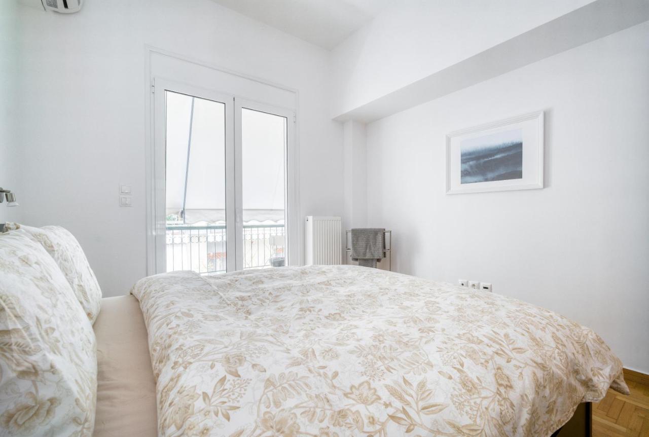 Stylish, Sunny New 2 Bedroom, Prime Central Athènes Extérieur photo