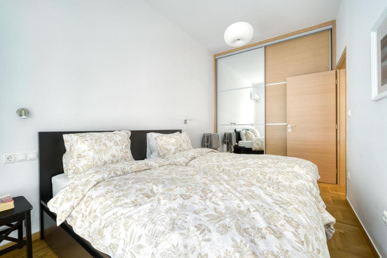 Stylish, Sunny New 2 Bedroom, Prime Central Athènes Extérieur photo