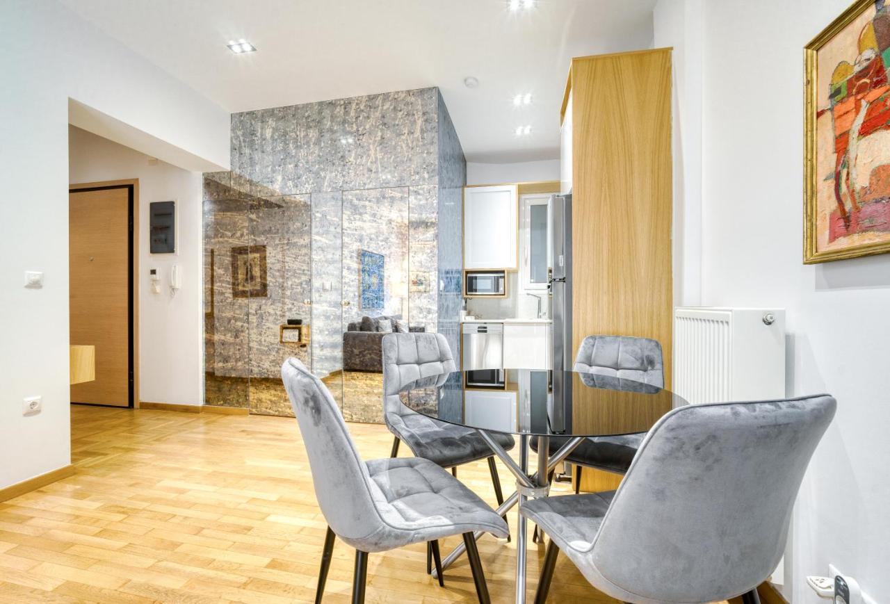 Stylish, Sunny New 2 Bedroom, Prime Central Athènes Extérieur photo