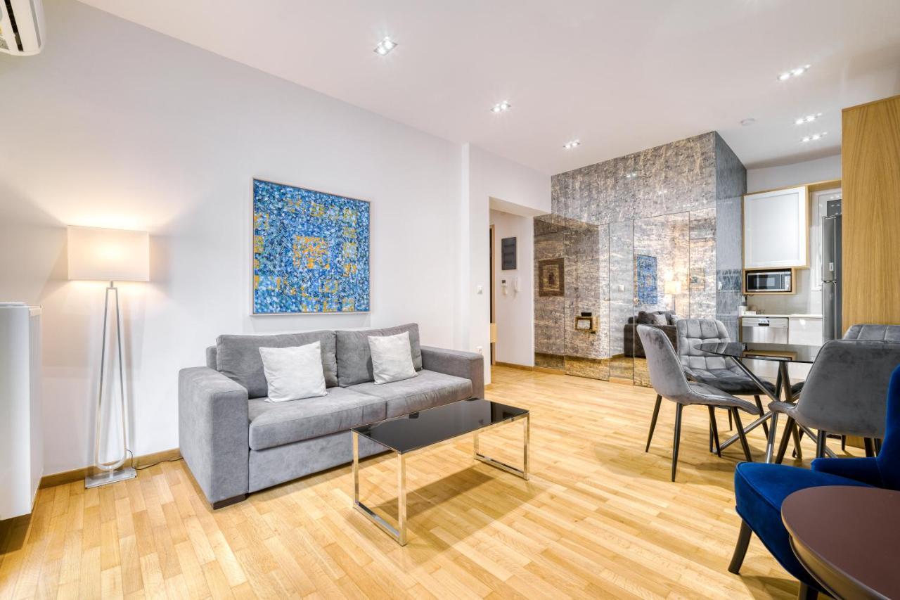 Stylish, Sunny New 2 Bedroom, Prime Central Athènes Extérieur photo