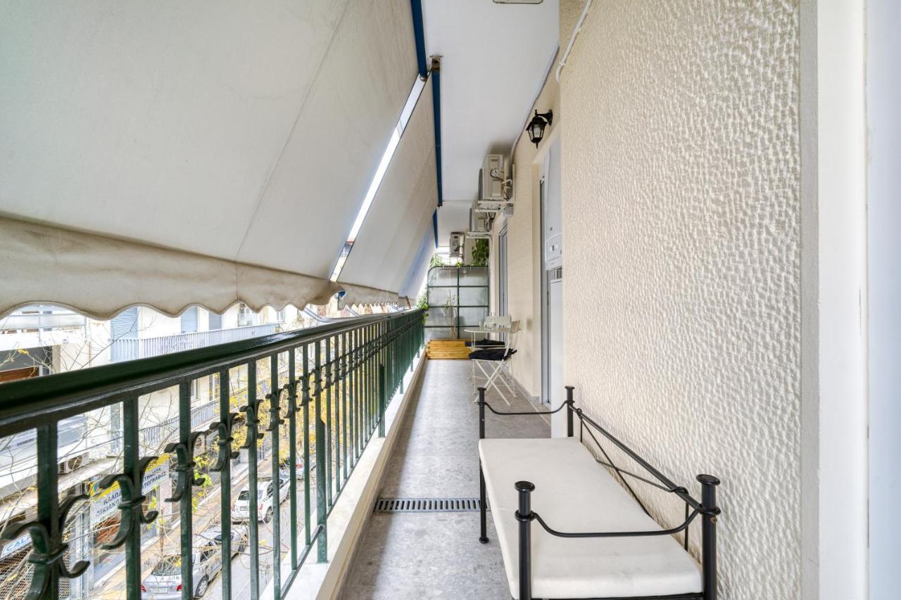 Stylish, Sunny New 2 Bedroom, Prime Central Athènes Extérieur photo