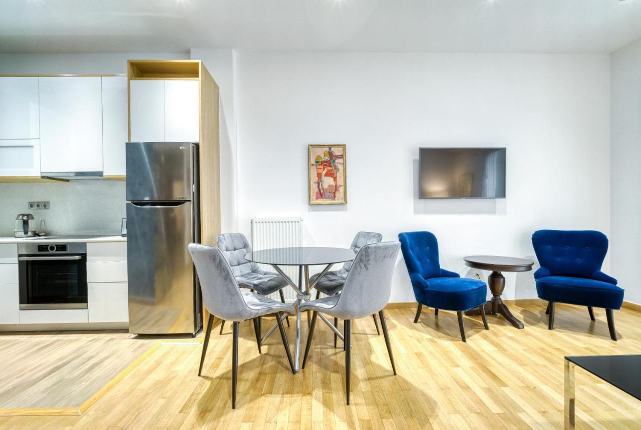 Stylish, Sunny New 2 Bedroom, Prime Central Athènes Extérieur photo